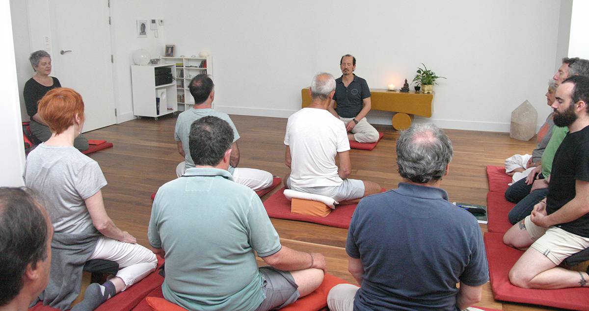 Grupo de meditación vipassana en Baraka, Instituto de Psicología Integral de Fernando Rodríguez Bornaetxea
